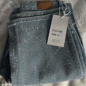 Beautiful jeans for Valentine’s Day or a night out!!